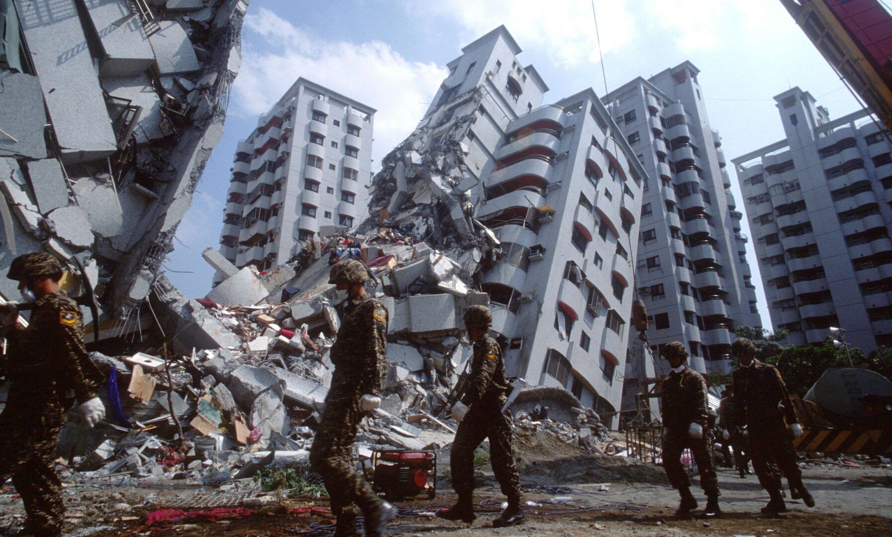 Самое страшное землетрясение в мире. Землетрясение в Турции 1999 год. Угроза землетрясения. Последствия землетрясения в Турции 2023. Самые опасные землетрясения.