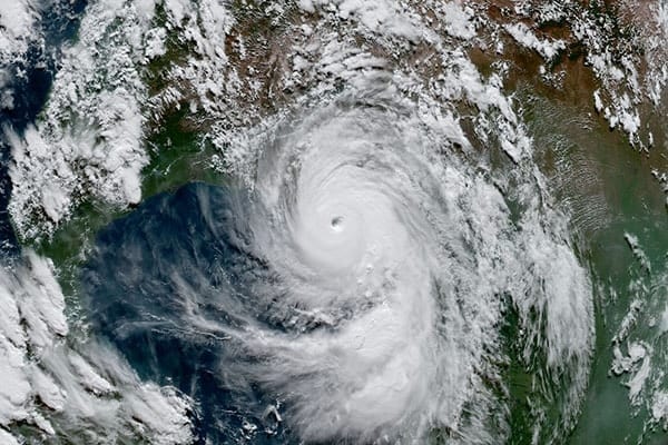 Имена ураганов, особенности и классификация. Наиболее разрушительные ураганы в истории